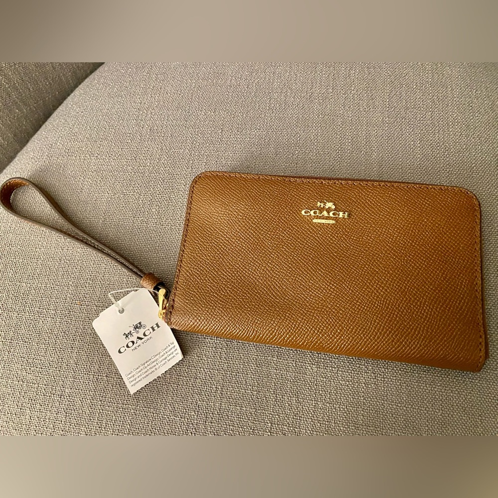NEW Coach leather wallet (NWT), medium zipped w/ nondetachable strap, caramel